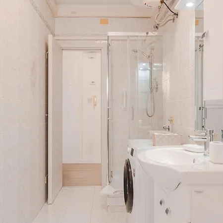 Lejlighed Burlo Garofalo Elegant Near Hospital